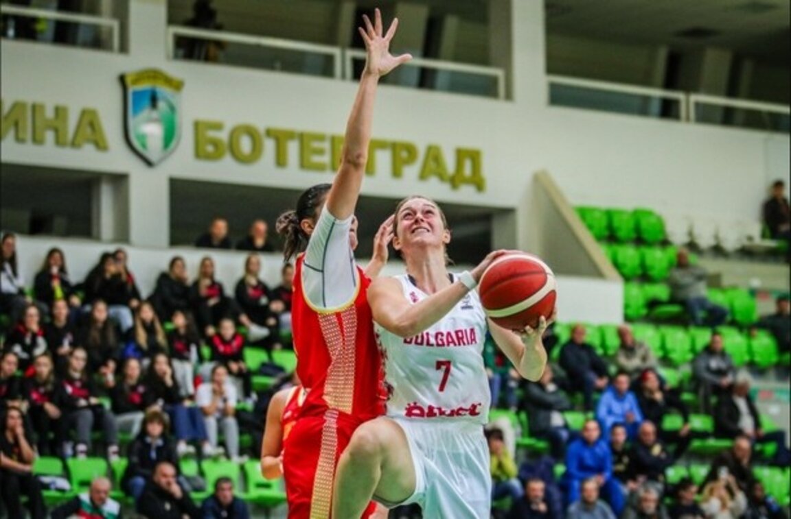 България спечели с 66:62 т. срещу Черна гора
