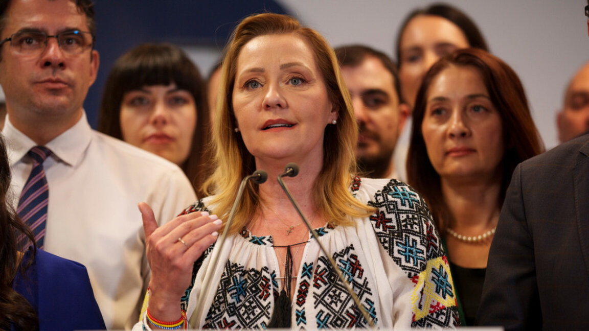 Елена Ласкони