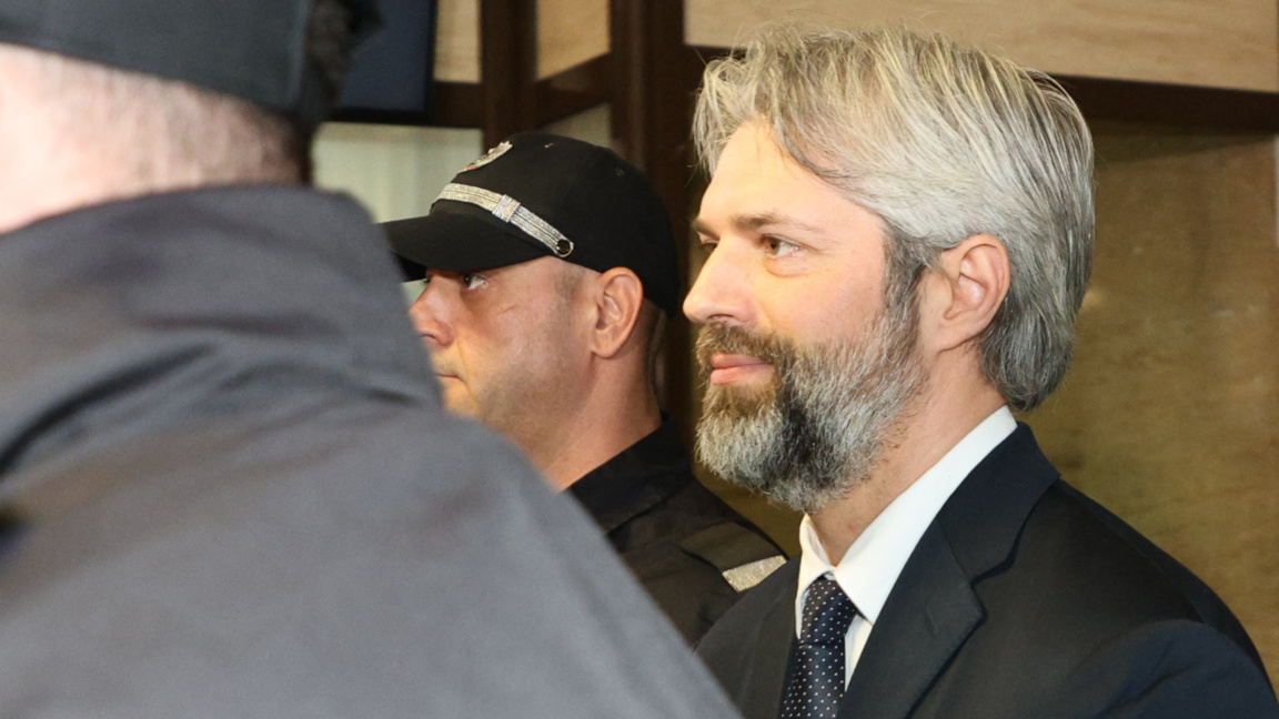 Благомир Коцев излиза от ареста срещу 20...