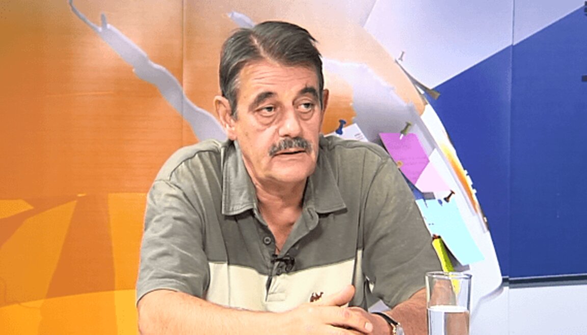 Евгени Петров