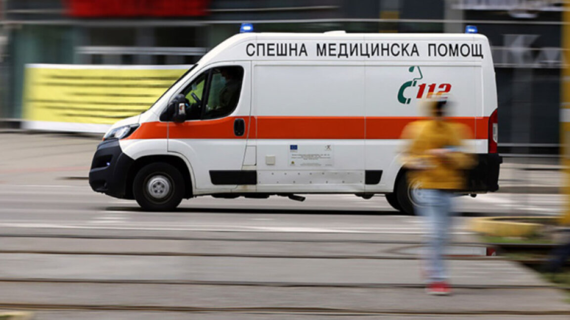 България изпраща 6 линейки в Кочани