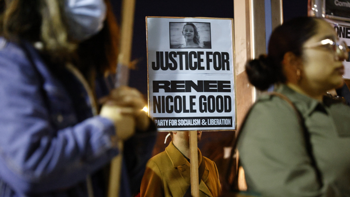 Протести в Минеаполис, след като имиграционните власти застреляха жена