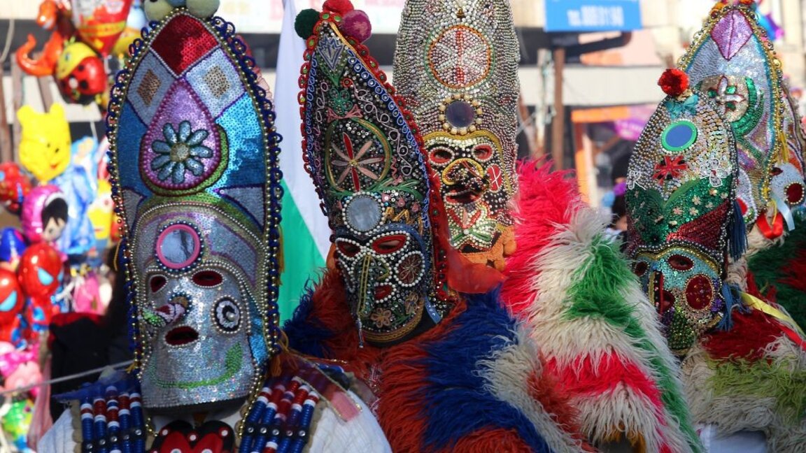 30. Међународни фестивал игара под маскама „Сурва“ у Пернику