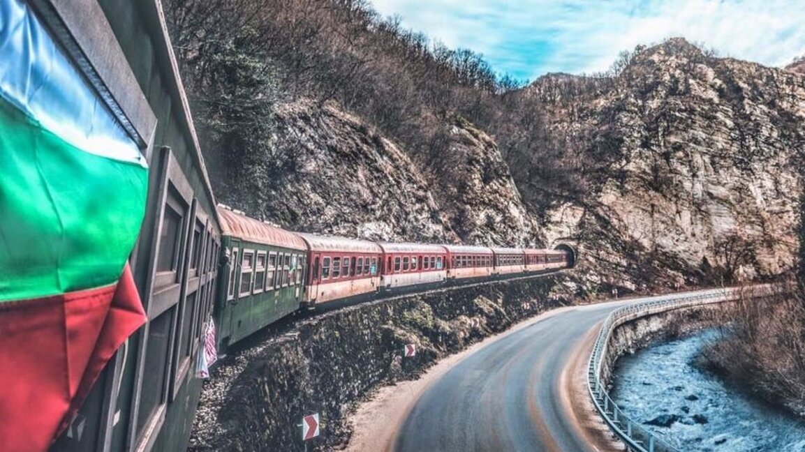 "Родопската теснолинейка Септември - Добринище" е вече на книжния пазар