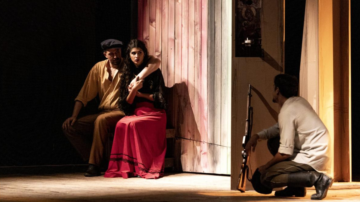 Сливенският театър представя спектакъла ...