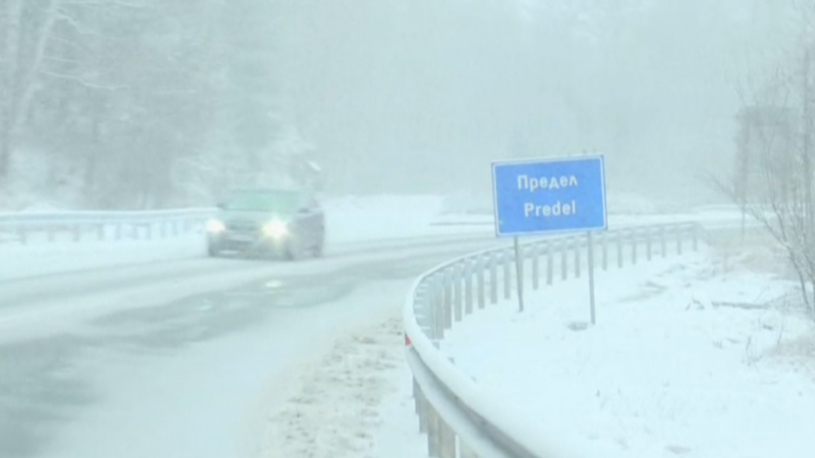 Ограничават движението на тежкотоварни автомобили през Предел