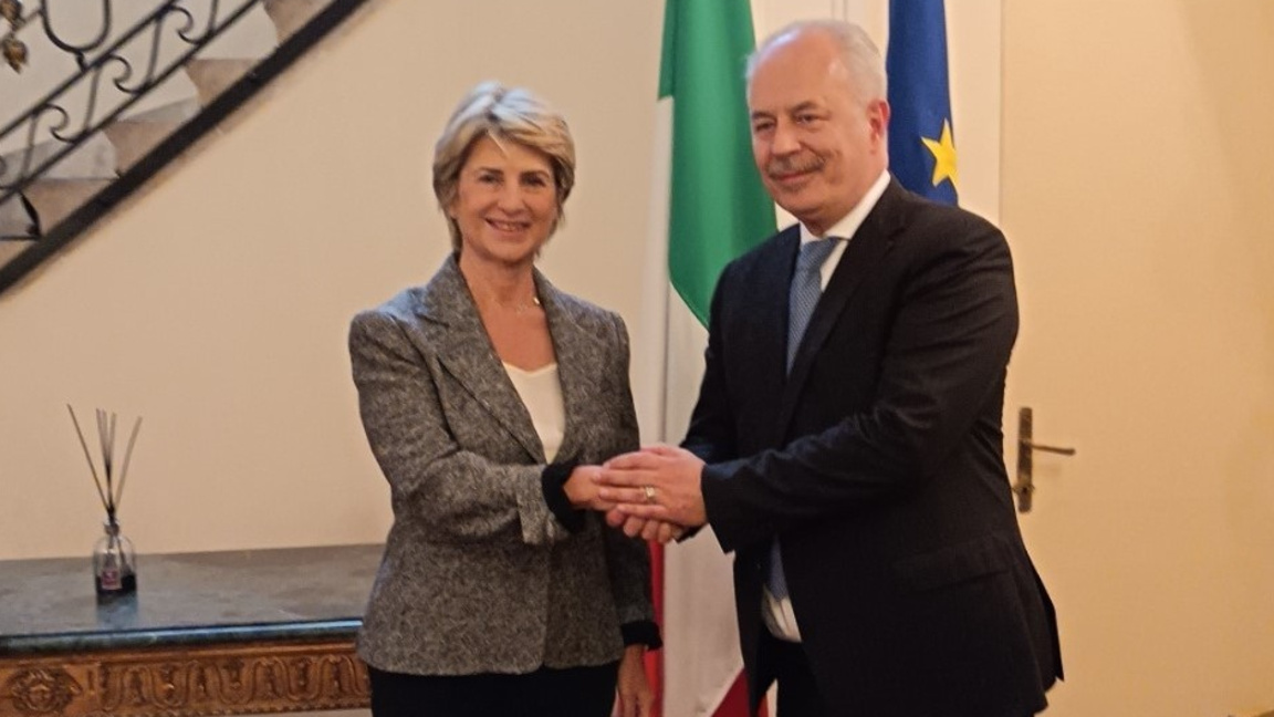 Весела Лечева и Н. Пр. Марчело Апичела