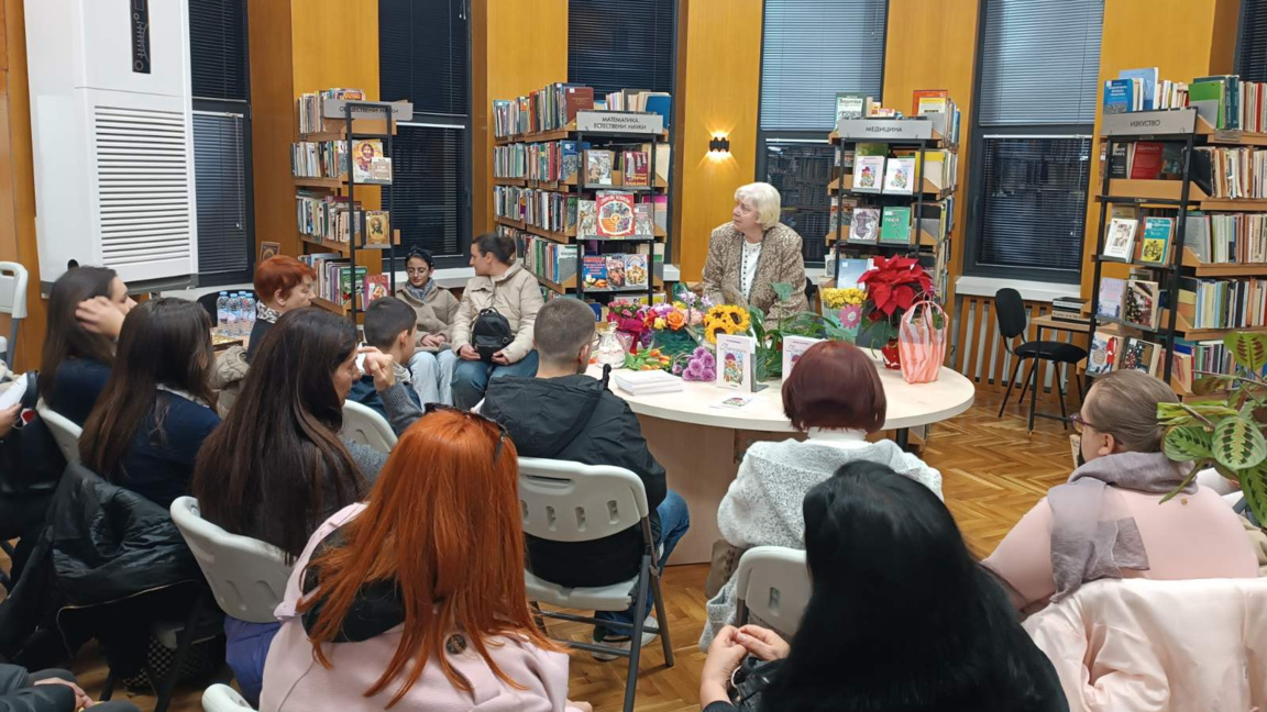 Росица Зиновиева представи книгата си „Благодаря“ в Благоевград