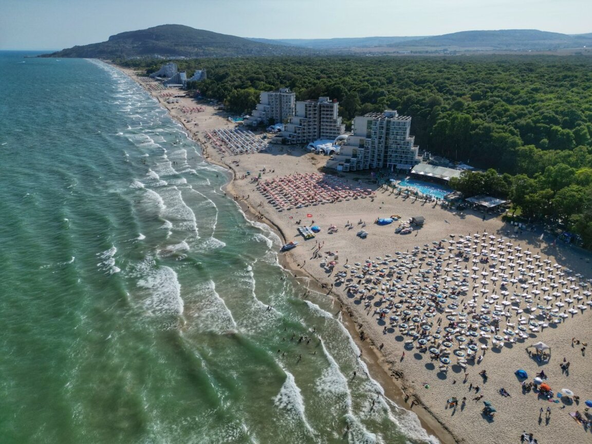 Сотрудники из стран-членов ЕС работают в отелях на Северном побережье Черного моря