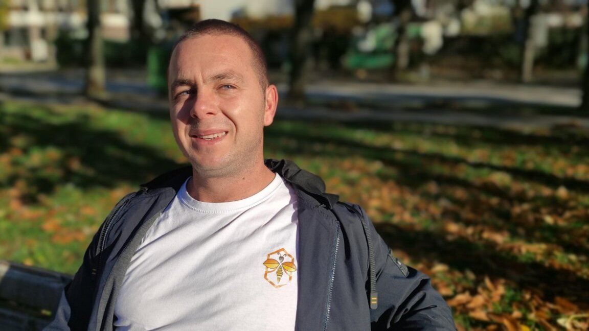 Дефицит ли е милосърдието: Защо пчелар о...