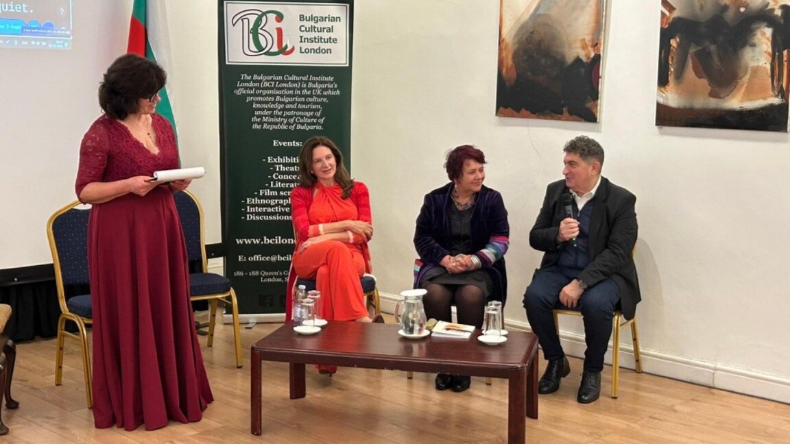 Водещата Нина Цанева и българските посланици на културата проф. Сузана Клинчарова, Мирела Иванова и проф. Греди Асса