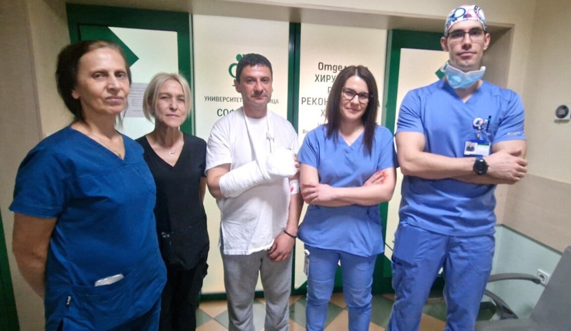 Хирурзи спасиха ръката на мъж от Видинско