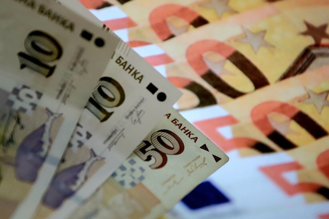 Националната информационна кампания за еврото ще започне от Бургас