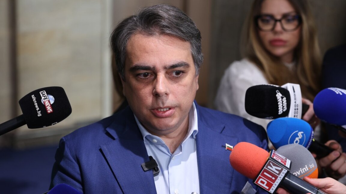 Асен Василев: ПП не се моли на никой, ще подкрепи Кирилов за председател на НС