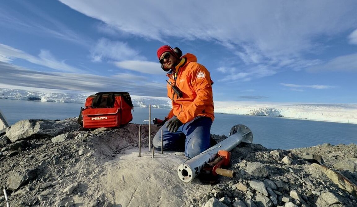 Антарктическите хора: Командирът на база...