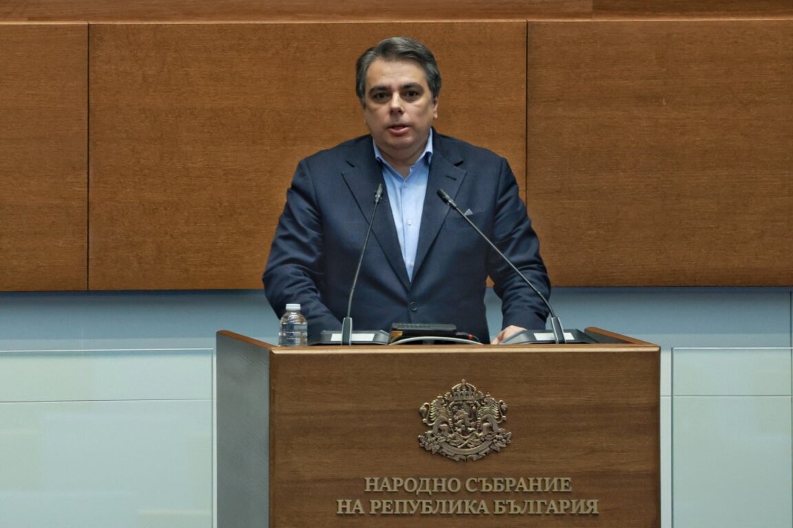 Асен Василев