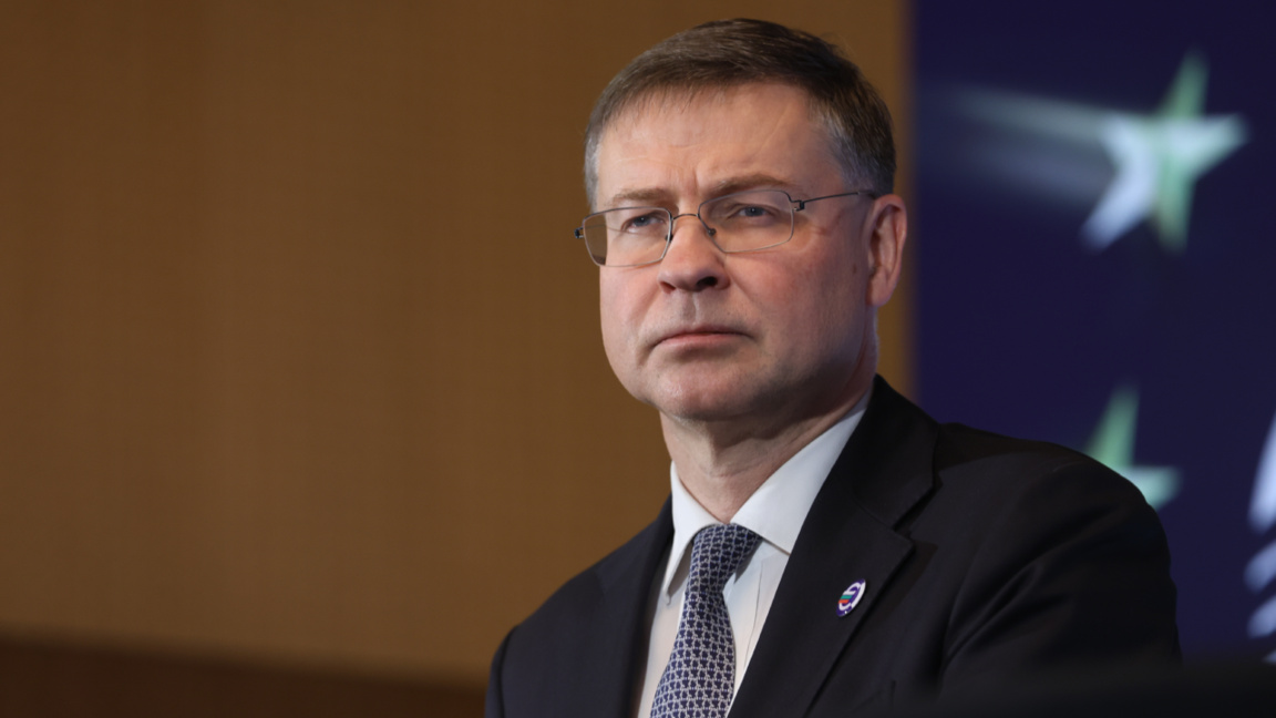 Valdis Dombrovskis: Der Euro-Beitritt rückt Bulgarien ins Herz Europas