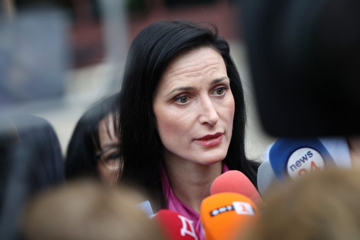 Папката е пълна, но има ли споразумението подкрепата на ПП-ДБ?