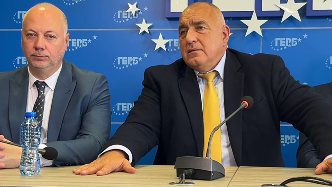 La dimisión del Gobierno ya está en el Parlamento. ¿Cómo son las reacciones?