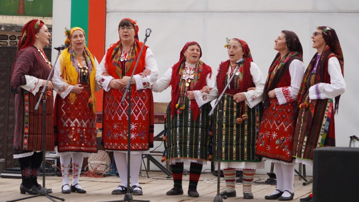 Бабушки из Добырско хранят сокровище болгарского фольклора – песни на Водицы 