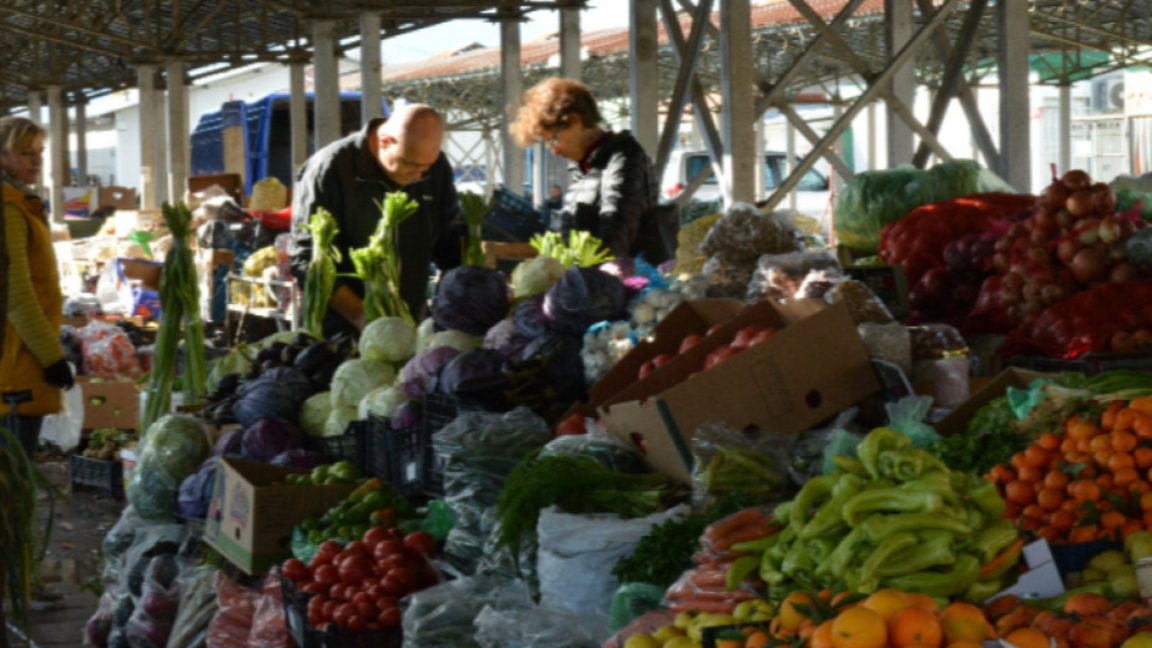 Повечето плодове, зеленчуци и основни хр...