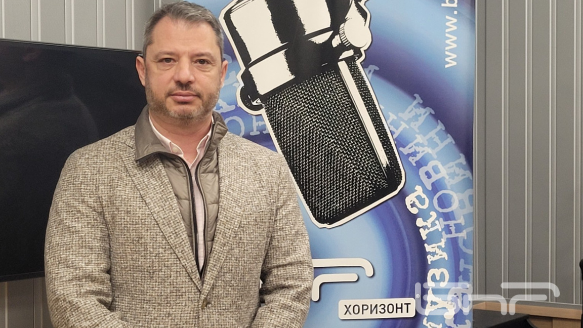 Делян Добрев