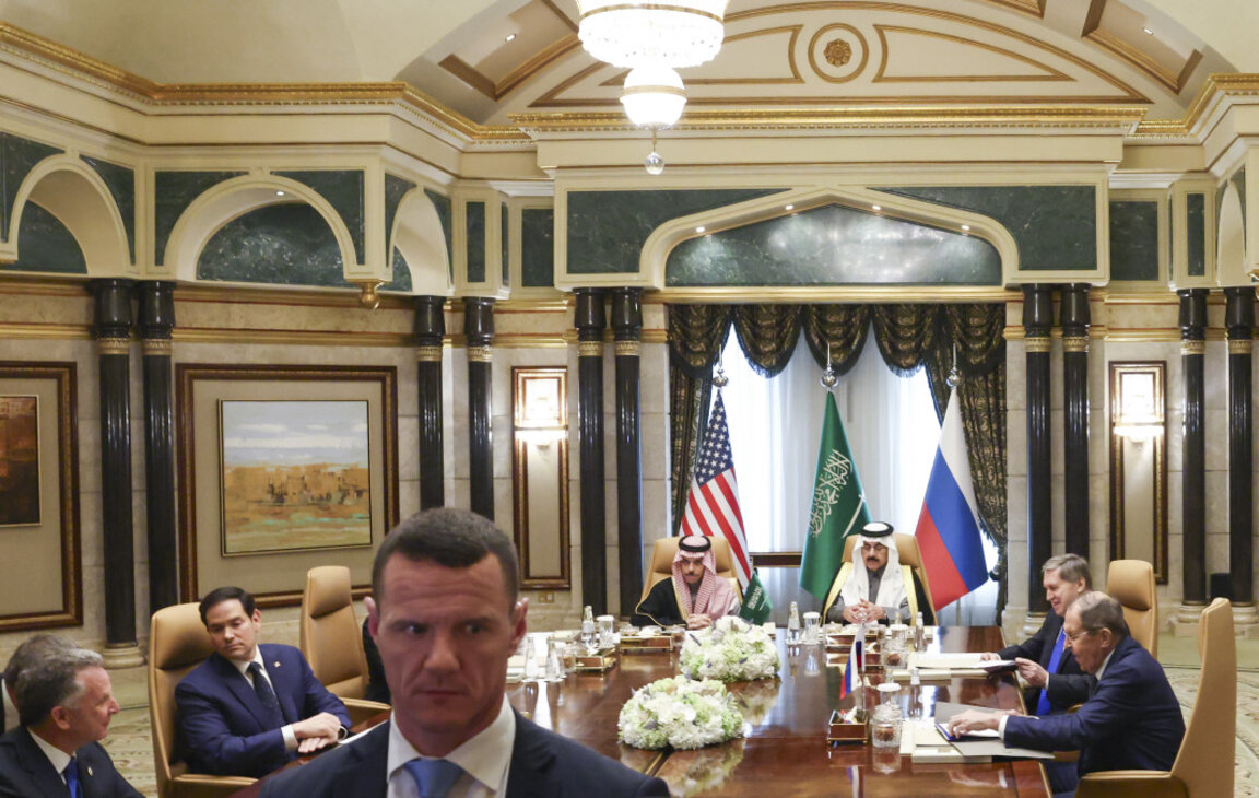 Руски представител: Преговорите между САЩ и Русия в Рияд преминаха успешно