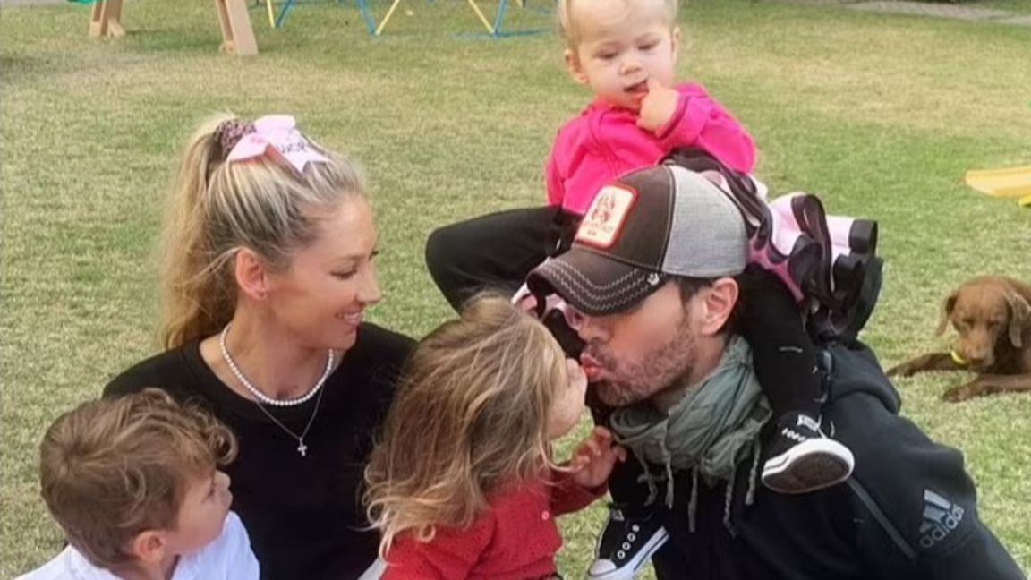 Четири за щастие!? Енрике и Курникова с нова рожба в дома си