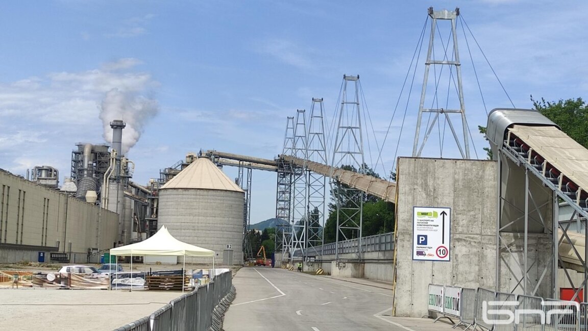 РИОСВ спря линия в завода за преработка на дървесина на "Кроношпан"