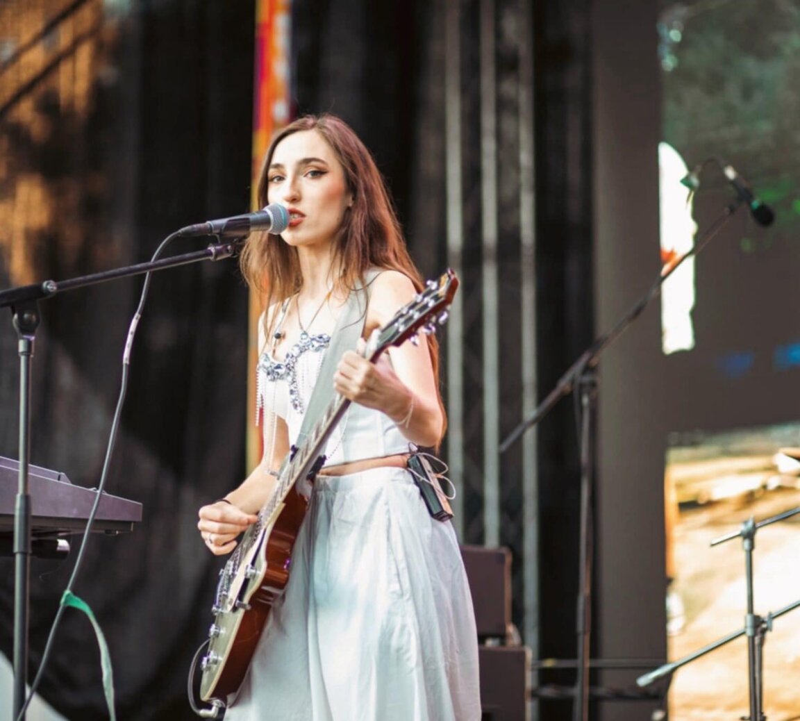 RIA представя новата си песен „Отначало“