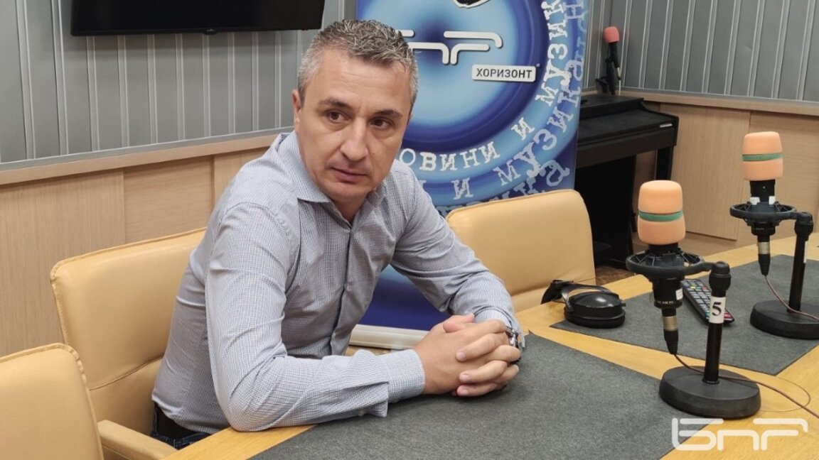 Александър Николов