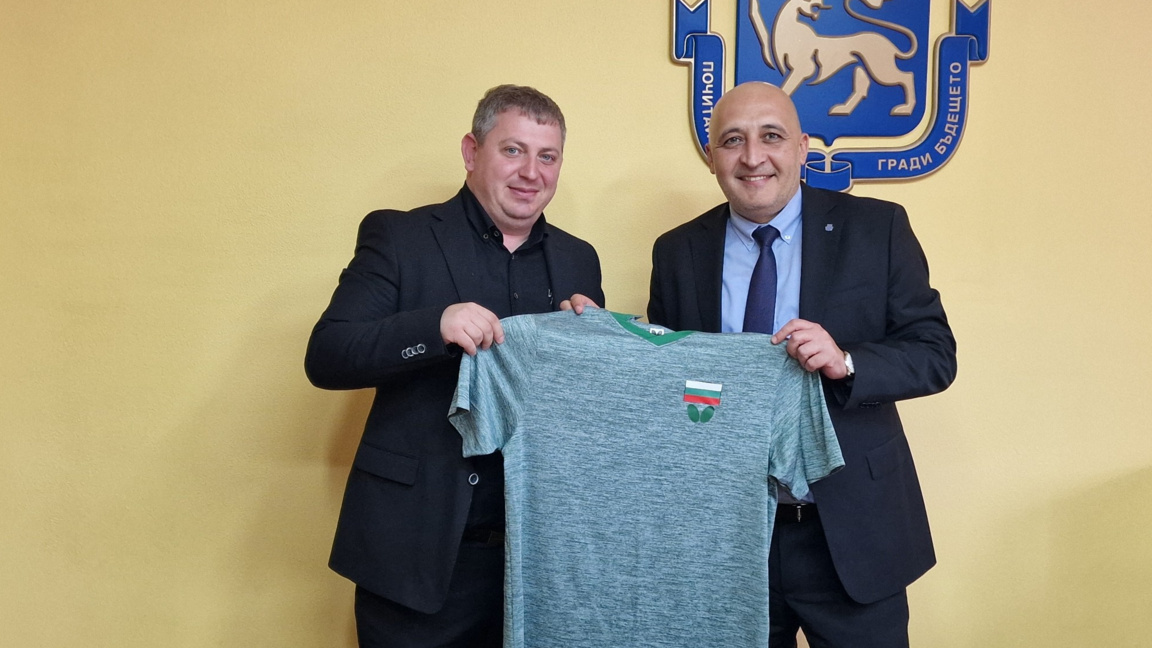 Ерол Мюмюн се срещна с треньорите на нац...