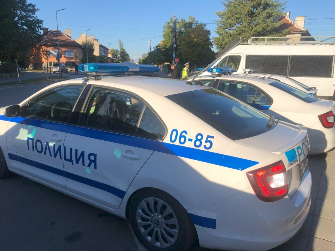 Спецакция срещу купуването на гласове и битовата престъпност в Бяла Слатина