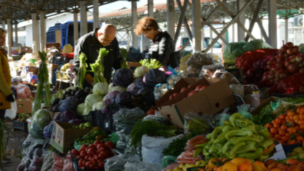 Повечето плодове, зеленчуци и основни храни поскъпват на борсите у нас