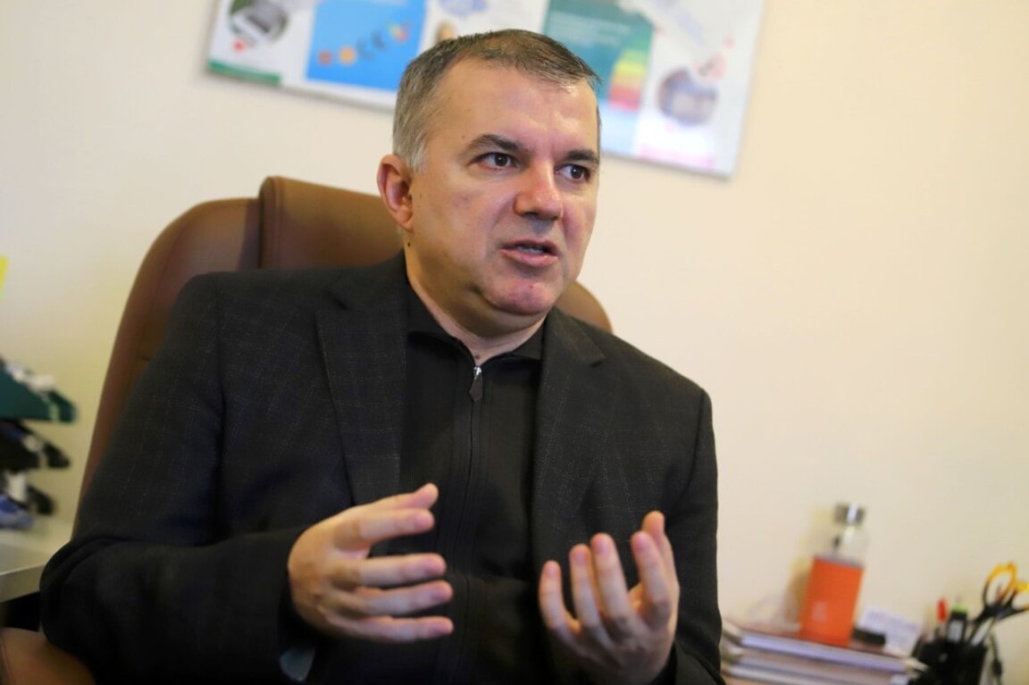 Богомил Николов