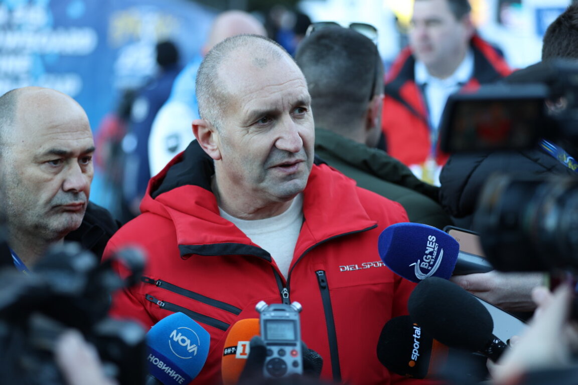 Президентът Румен Радев говори пред представителите на медиите в Банско -  19 януари 2025 г.