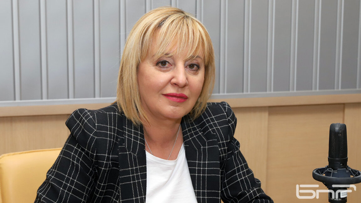 Мая Манолова