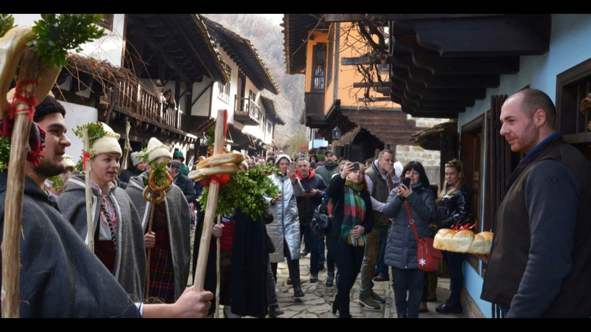 „Школа за коледаре“ у Етару и Трјавни оживљава обичај коледовања