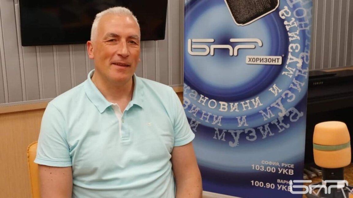 Деян Василев