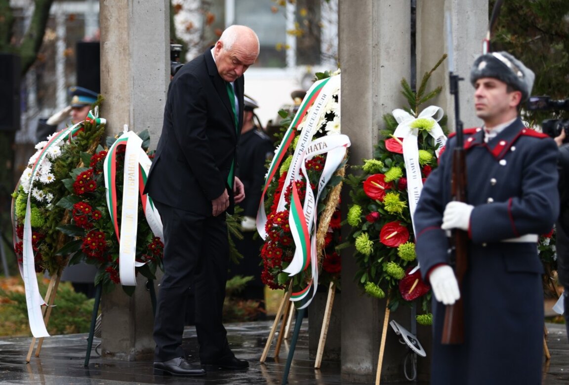 Церемония по повод 133-ата годишнина от създаването на Военномедицинска академия (ВМА) пред паметника на загиналите медицински чинове, 2 декември 2024 г.