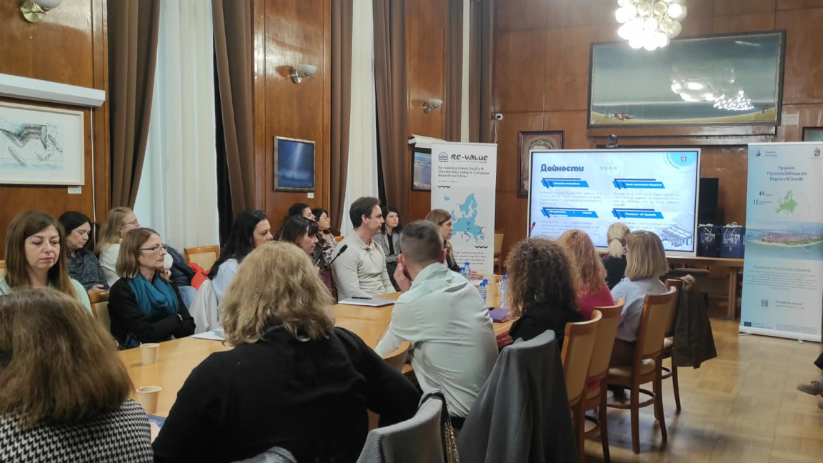 Ремонтират зала "Бойчо Брънзов" и парка до рибарското пристанище в Сарафово