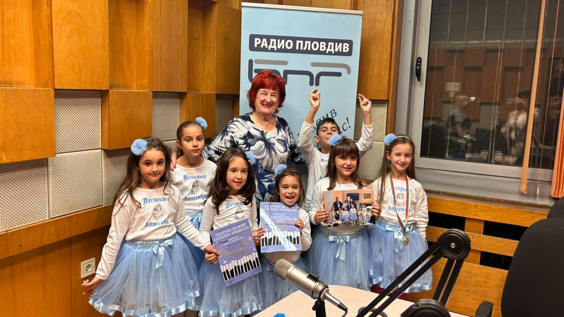 Звездни отличия за пеещите котенца...