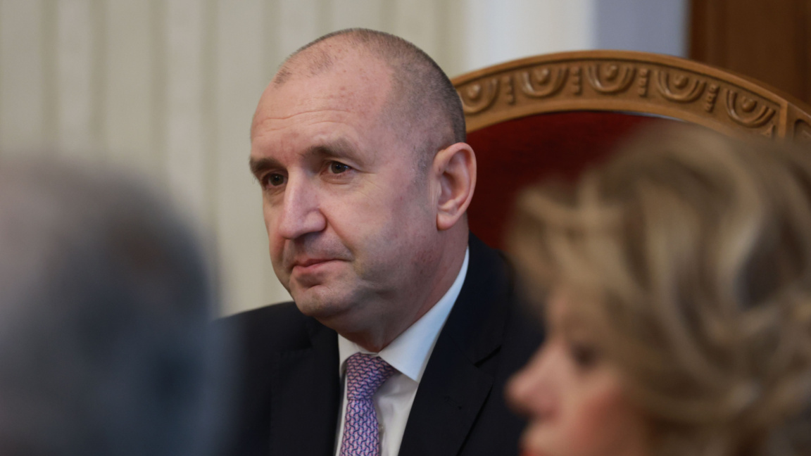 Continúan las consultas con el presidente tras la dimisión del Gobierno