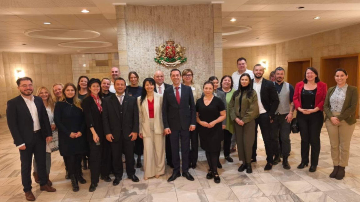 Një klub i ri i biznesit punon për të pr...