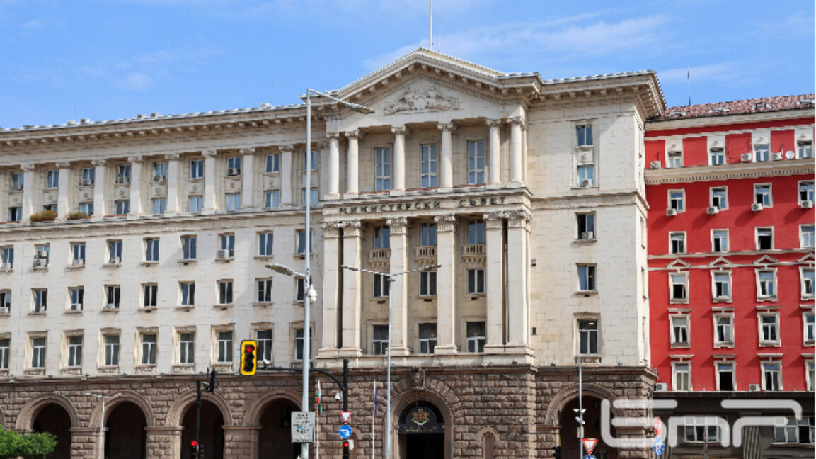 Липсват записите от 65 камери, излъчвали онлайн броенето на бюлетините