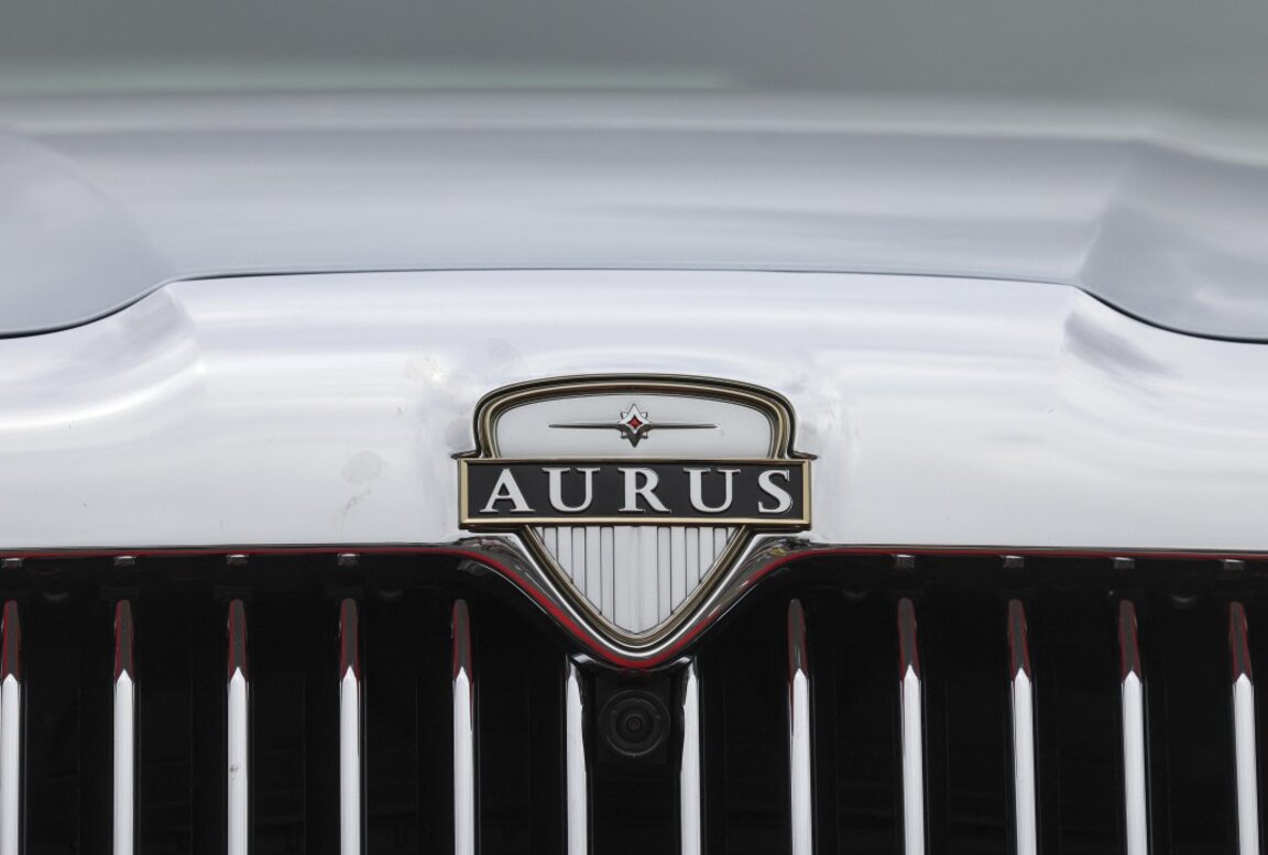 Поделение на "Газпром" придоби руския производител на луксозни автомобили Aurus