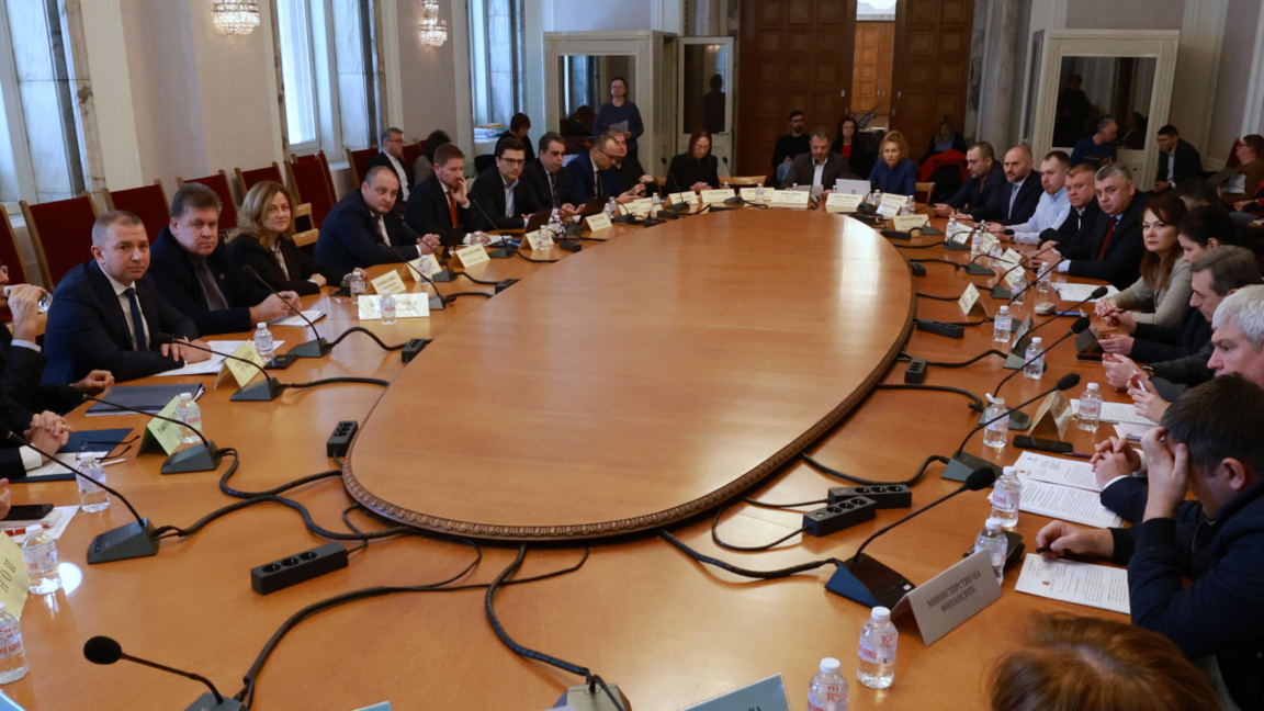 El Parlamento debate la prórroga del presupuesto de 2025 hasta 2026