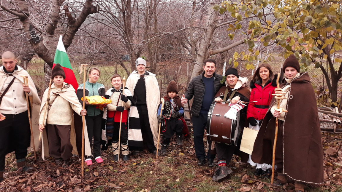 Коледарска традиција коју чувају сви мушкарци у селу Антон