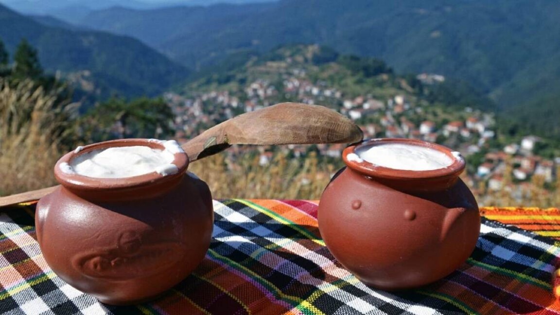 Фестивал на киселото мляко в Момчиловци: култура, вкус и родопски традиции