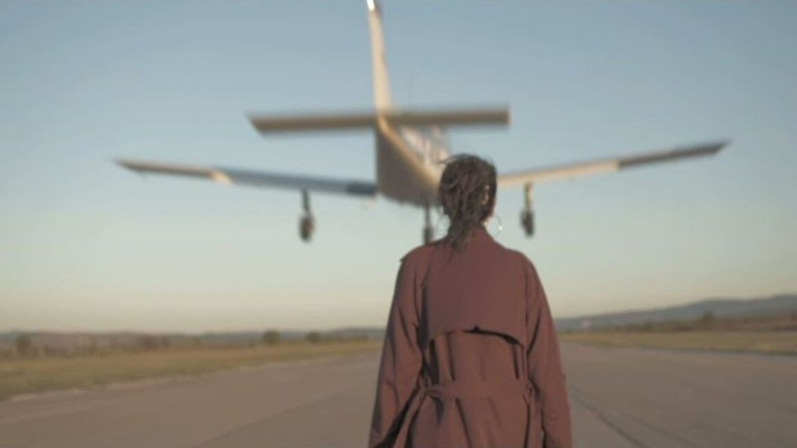 Ivelina Kolaksasowa IVE ft. Chaz – „Ich renne“